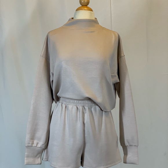 Sets M - Picture 3 of 4